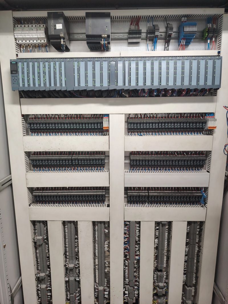 Automation and commissioning system of a complete chemical production plant